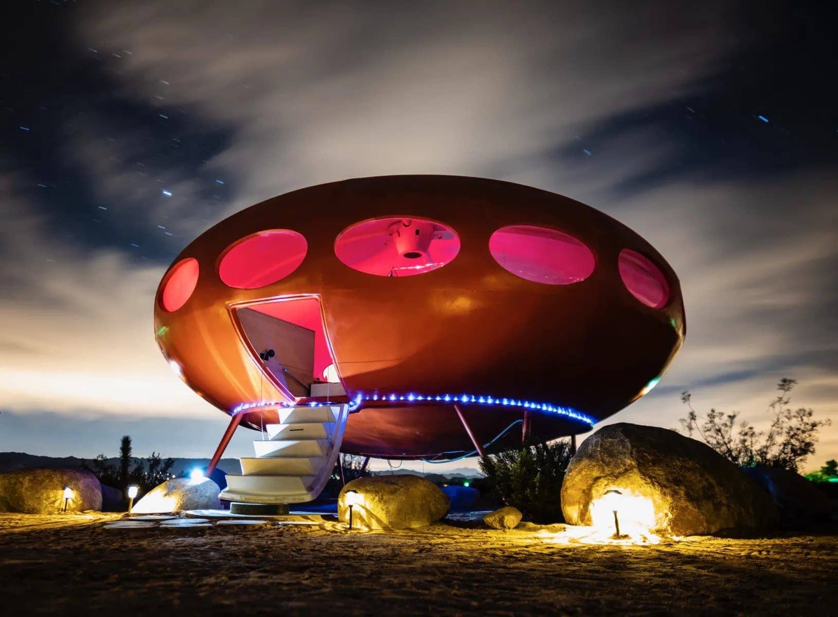 area 55 ufo house