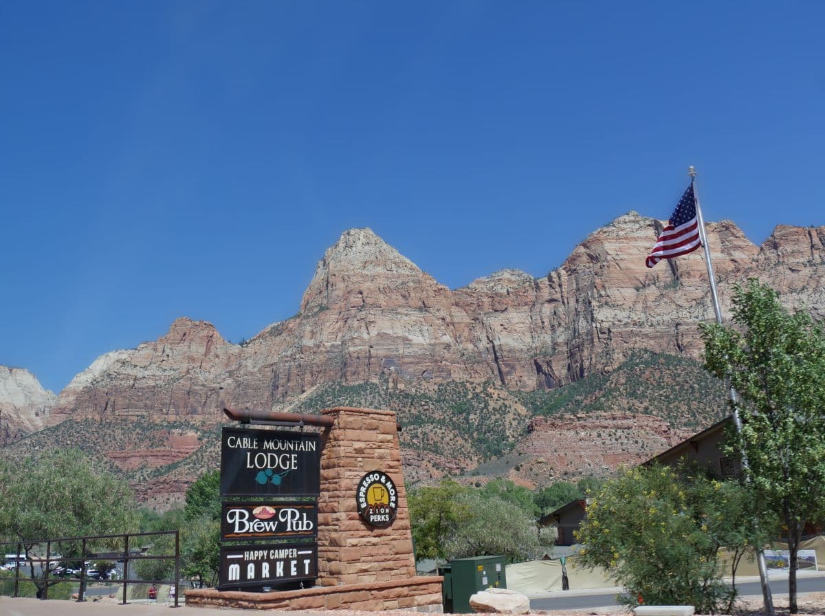 Cable Mountain Lodge
