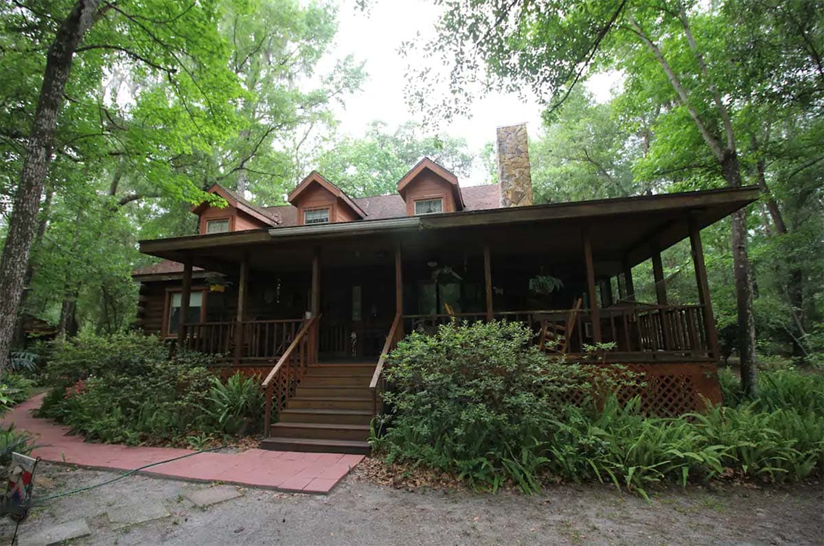florida cabin rental with porch