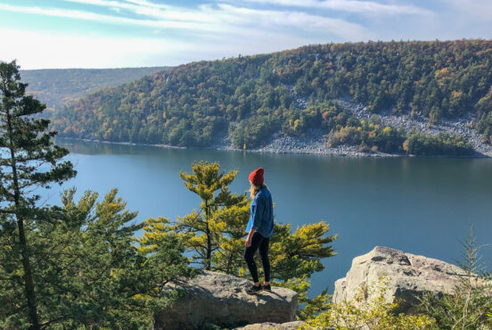 Hiking along Devils Lake in Wisconsin
