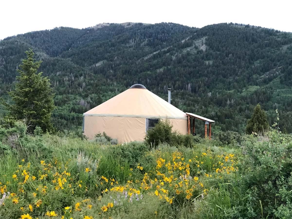 idaho yurt rental wildflowers