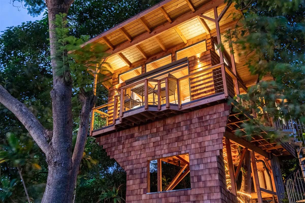 kona treehouse romantic getaway