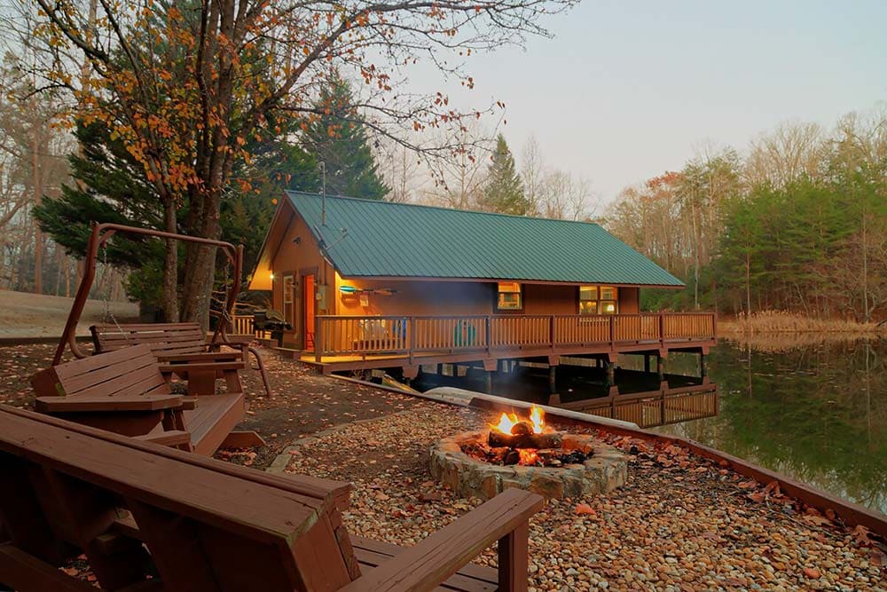 lakeside secluded cabin georgia