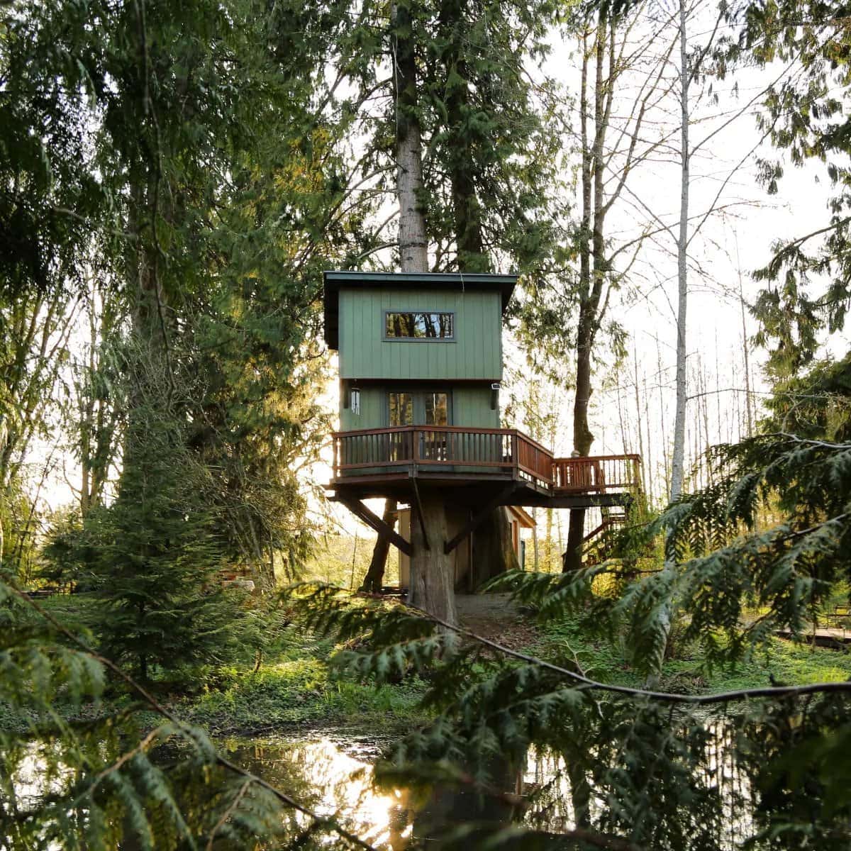 Larkin Place Treehouse glamping