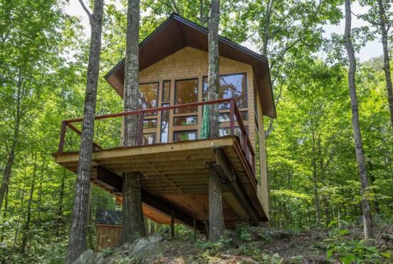 Magical Treehouse Rentals in New Hampshire