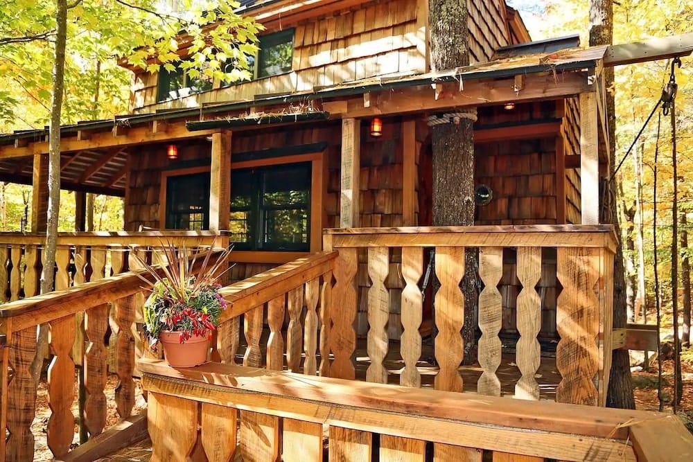 Two-story treehouse