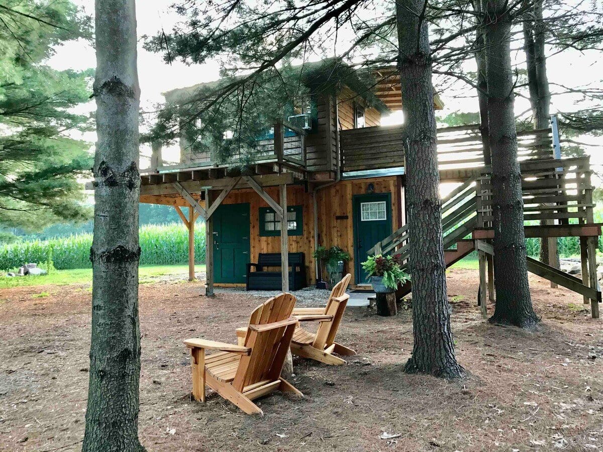 Outpost Treehouse glamping