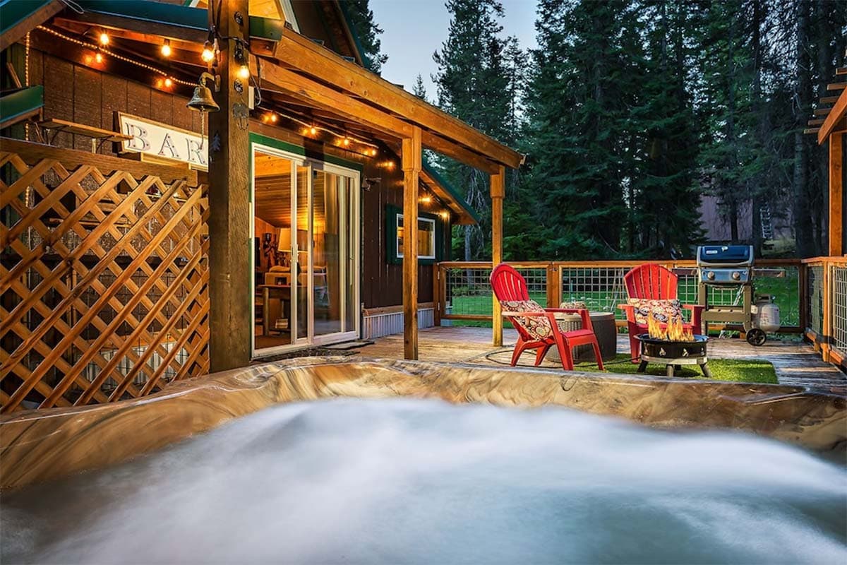 romantic getaways washington - hot tub