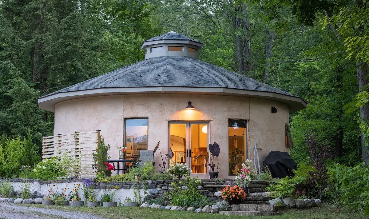 round rental romantic home