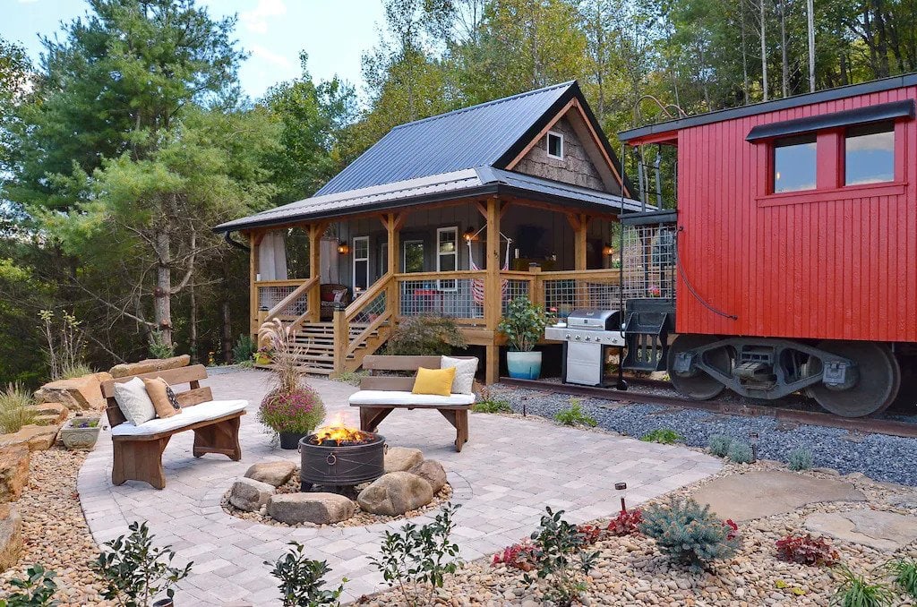The Caboose at Station 451