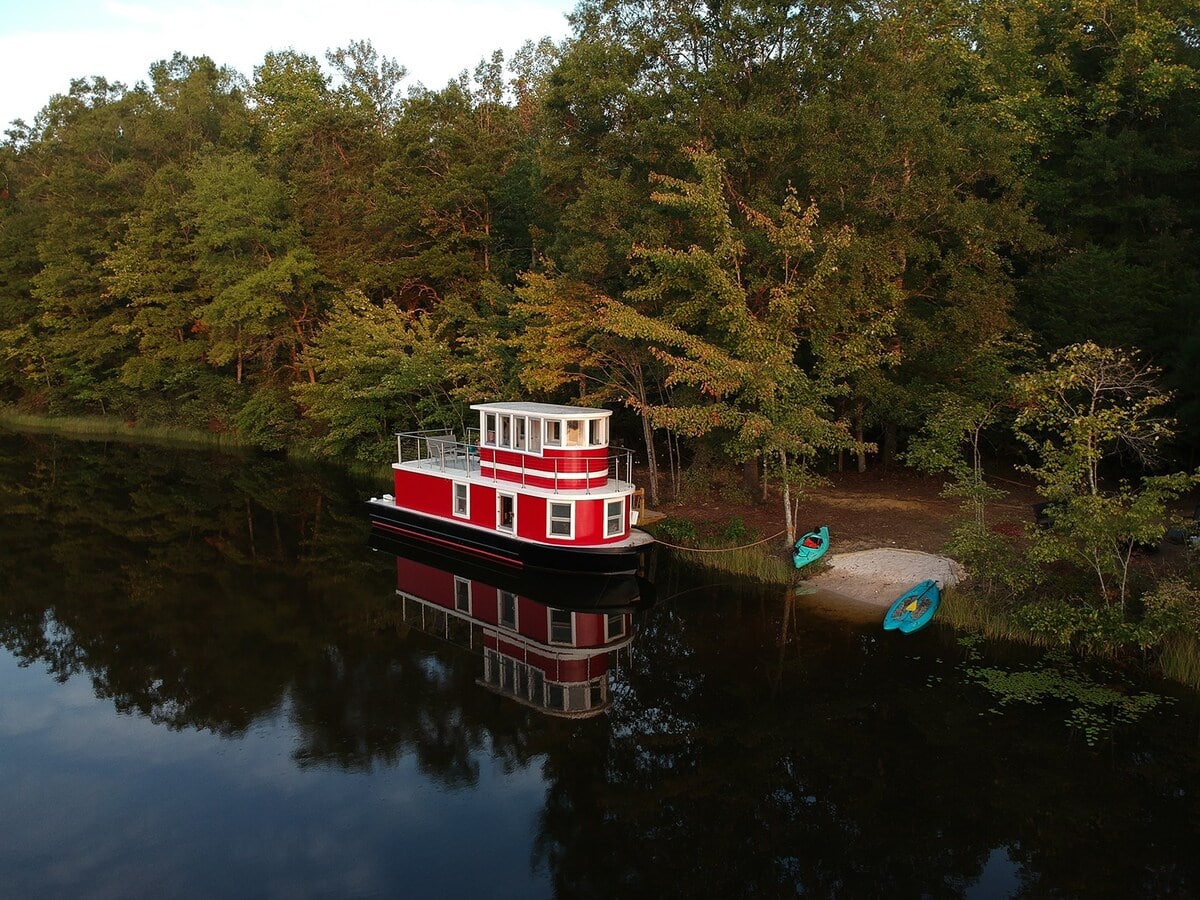tugboat glamping virginia