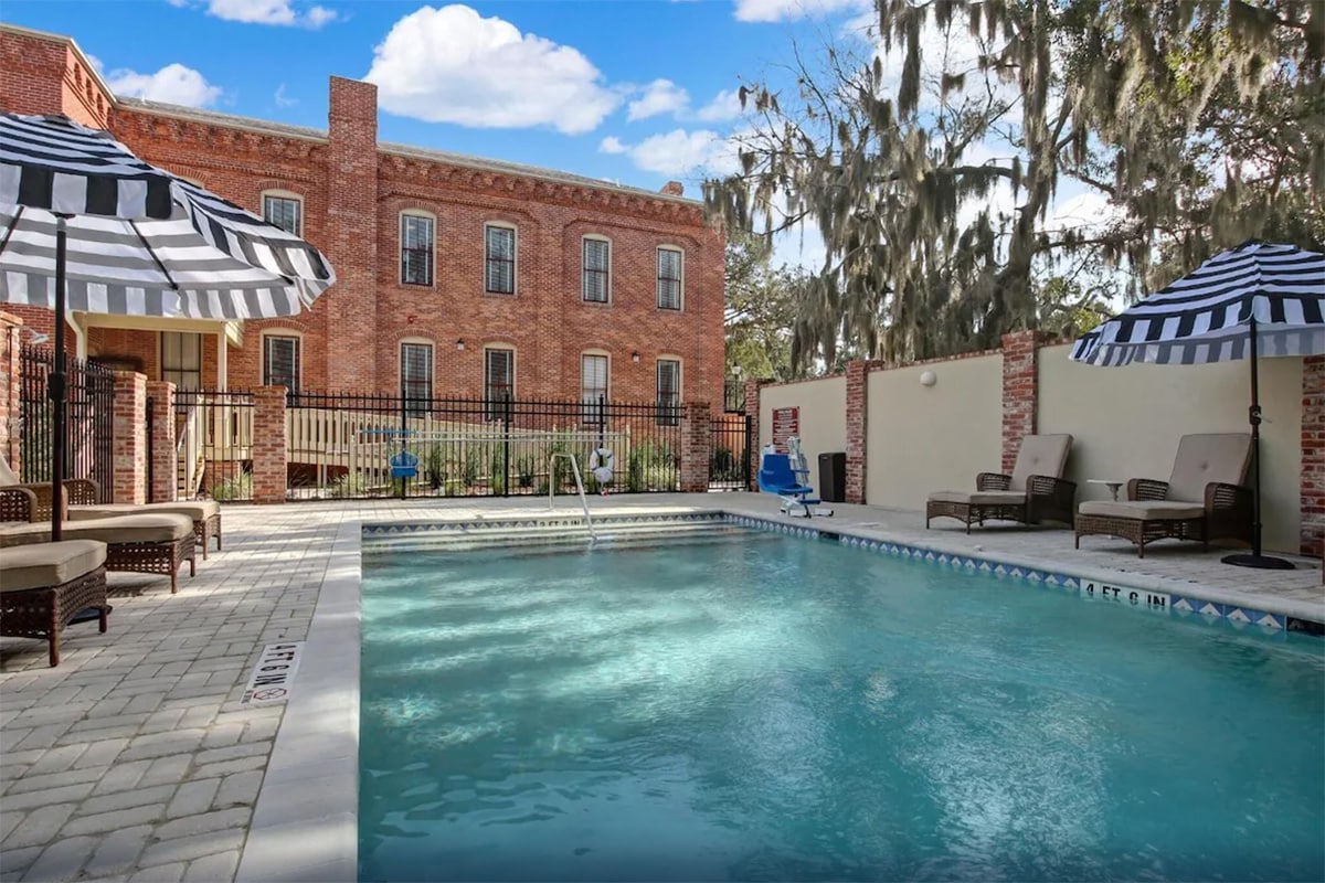 unique places to stay florida - amelia schoolhouse