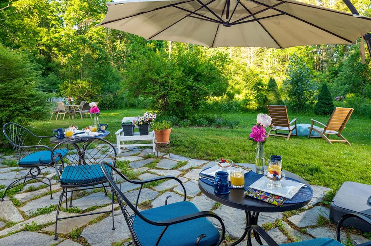 unique places to stay maine - waldo emerson inn