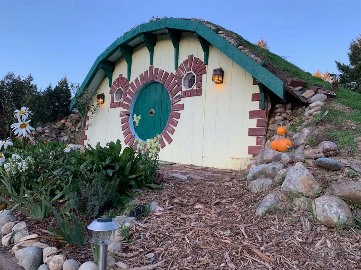 unique places to stay washington - hobbit house